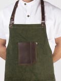 Mandil barista verde bolsillo de cuero