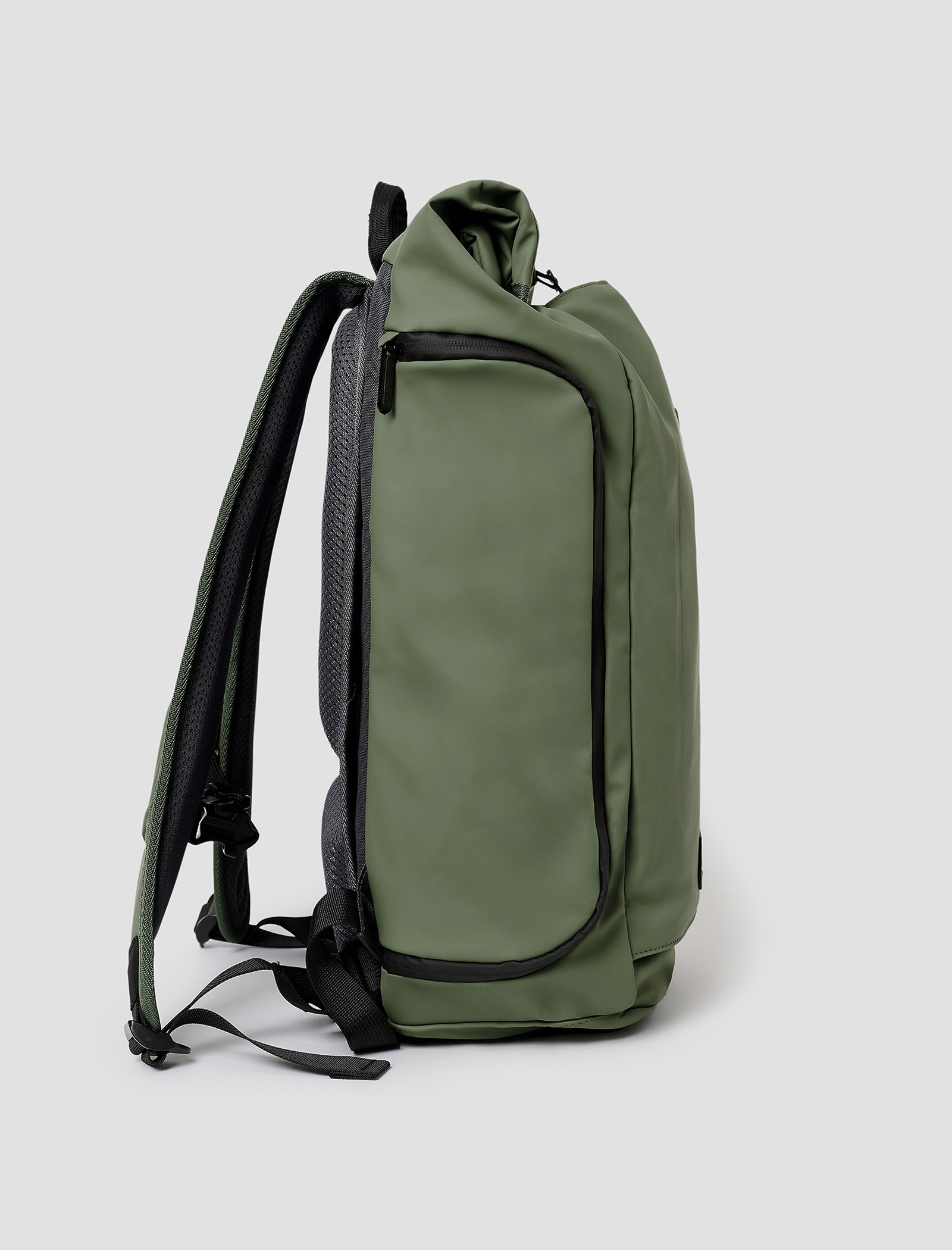 Green backpack for chefs – Practical and durable - Qooqer