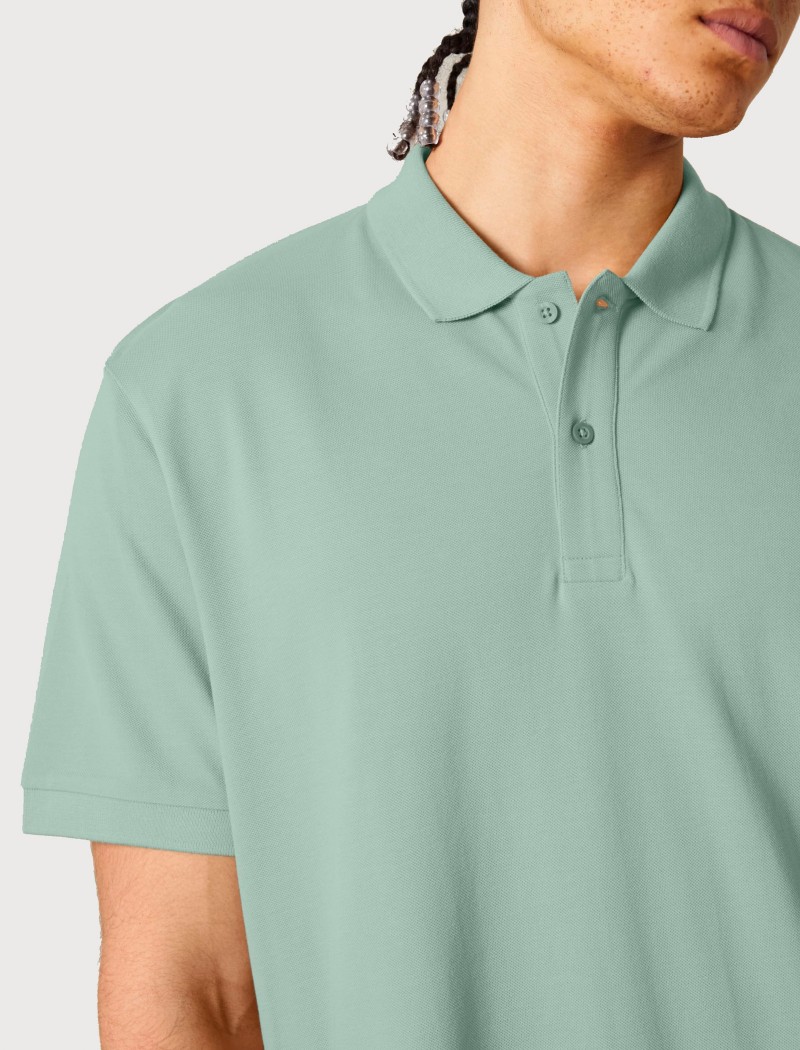 Polo hombre azul celeste detalle Polo hombre azul celeste detalle