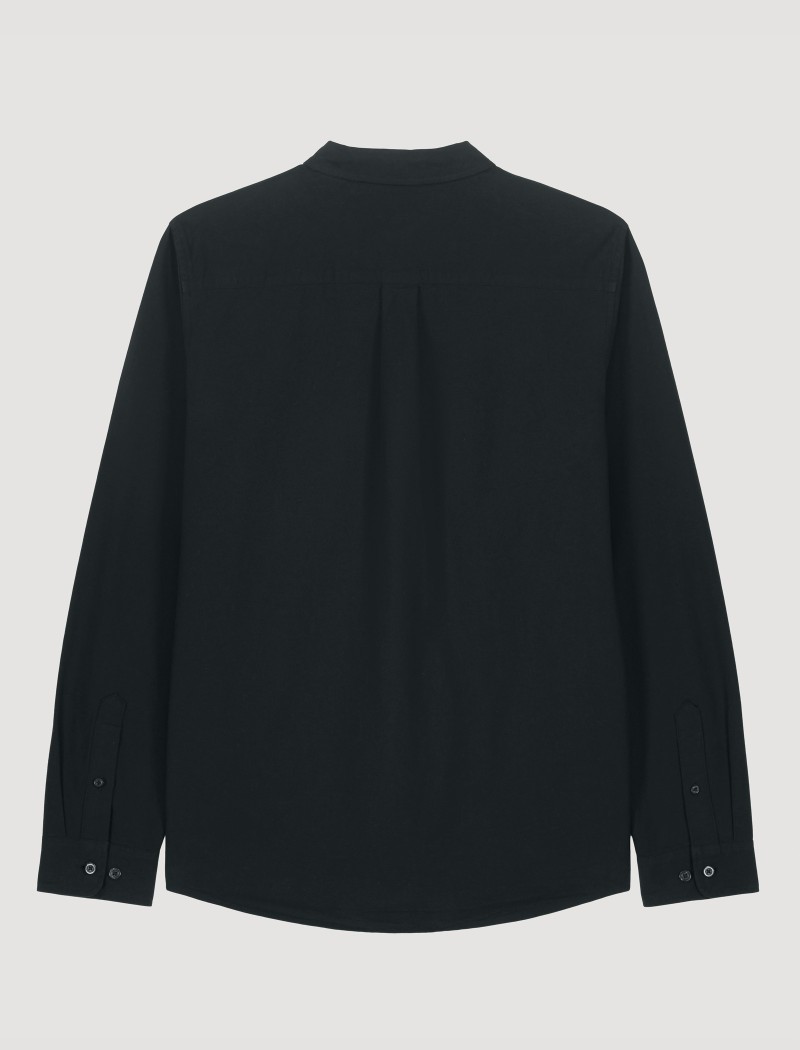 Camisa de Popelín Negra para Hombre - Vista trasera Camisa de popelín negra para hombre vista desde atrás, con canesú trasero y pliegue