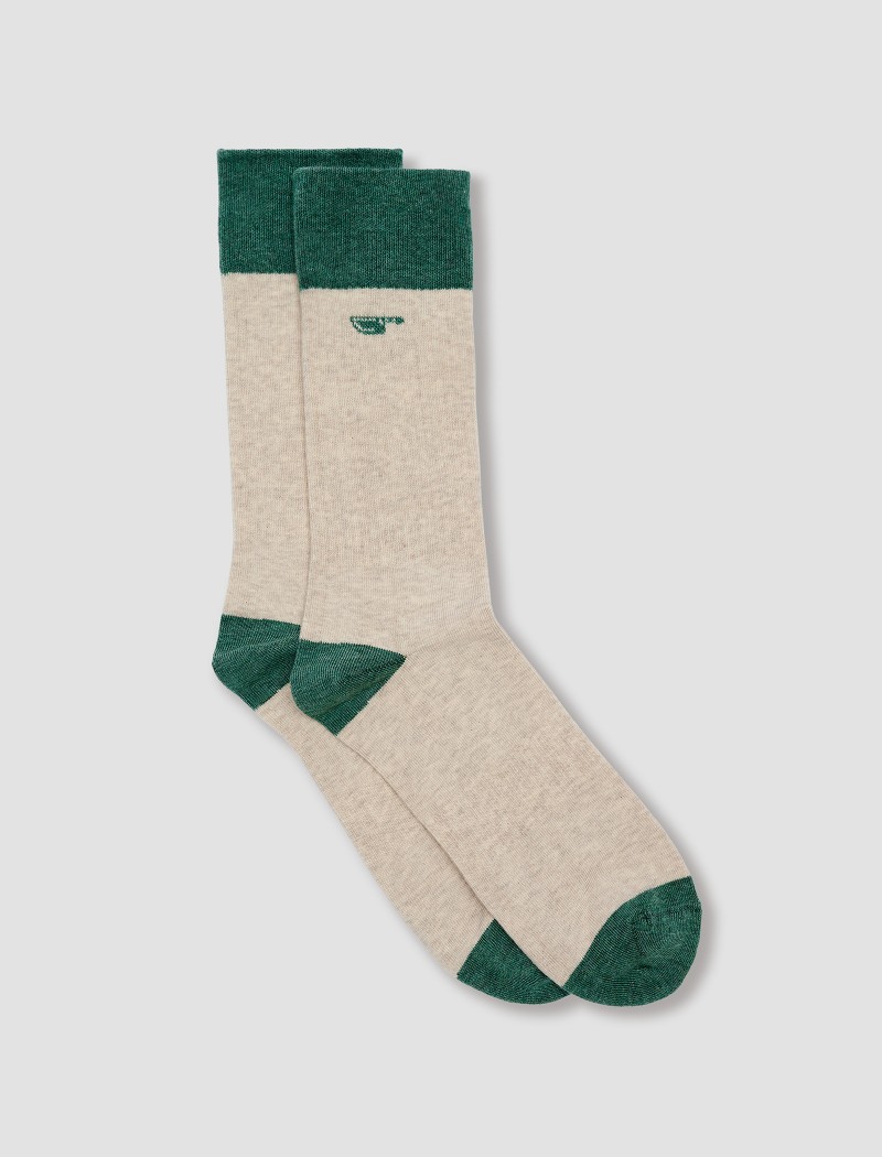 Grüne Quchillo Socken: Retro Kochsocken mit grünem Logo, komfortables Accessoire & atmungsaktiv Quchillo Socken in Grün aus zertifizierter Baumwolle: atmungsaktive Kochbekleidung und Accessoire für Gastronomie und Küchenuniformen