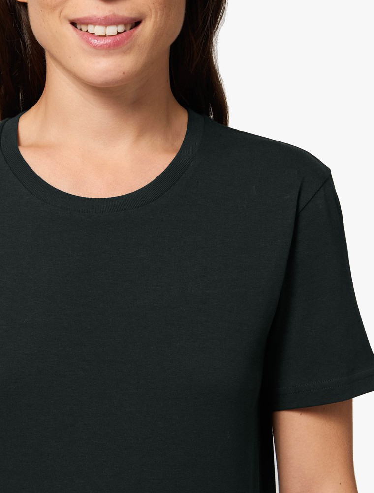 Camiseta Negra Mujer_00 Women´s black t-shirt detail