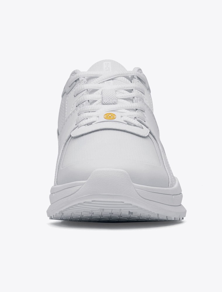 Weiße Sport-Arbeitsschuhe. Weiße Sport-Arbeitsschuhe.