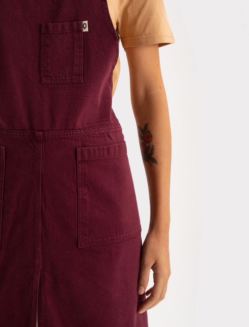 Tone Long Claret Apron Front Detail | QOOQER Tone Long Schürze - Claret